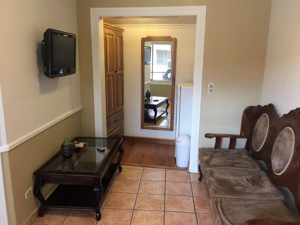 Prado Inn & Suites San José Extérieur photo