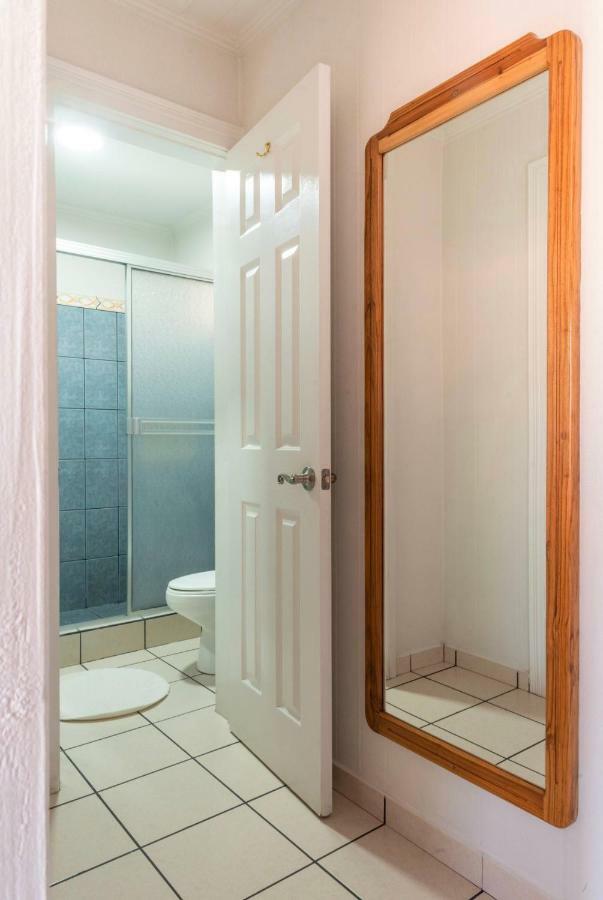 Prado Inn & Suites San José Extérieur photo