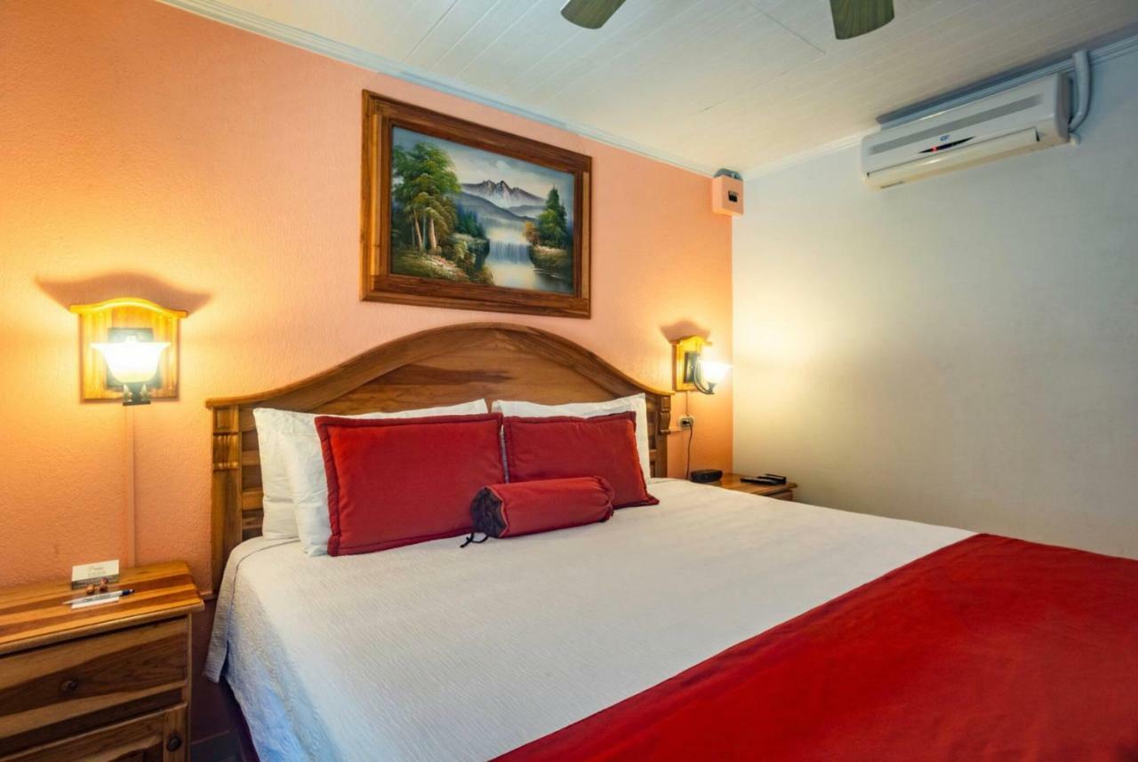 Prado Inn & Suites San José Extérieur photo