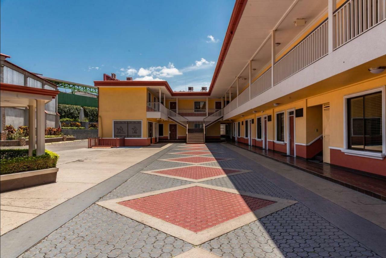 Prado Inn & Suites San José Extérieur photo