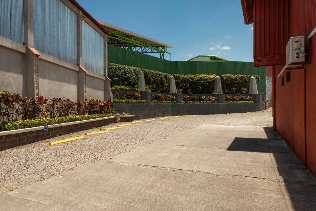 Prado Inn & Suites San José Extérieur photo